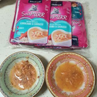 비타크래프트 고양이 수프 50g 3가지맛 x4팩씩 총 12팩 — 5점을 준 리뷰어가 2021년 8월 올린 사용 사진