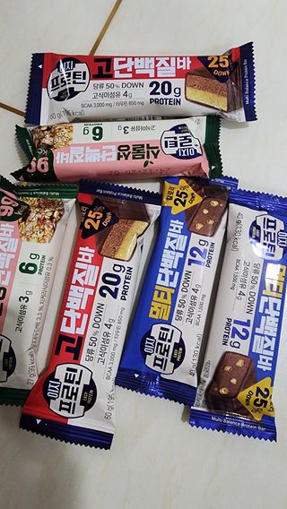 이지프로틴바 3종x각 2ea (고단백질바, 멀티단백질바, 식물성단백질바) — 4.5점을 준 리뷰어가 2024년 2월 올린 사용 사진