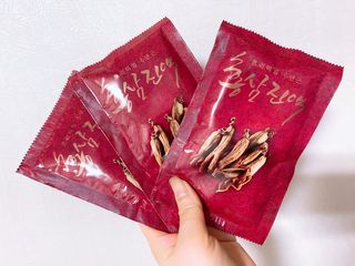서울약사신협_프리미엄 6년근 홍삼진액_70mlx30포 — 4.5점을 준 리뷰어가 2021년 3월 올린 사용 사진