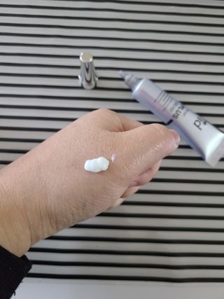 아이디플라코스메틱 아이디 브이로직 플러스 크림 15ml X 4EA — 4점을 준 리뷰어가 2022년 1월 올린 사용 사진