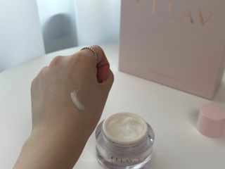 프리마인 바르기만 하면 철벽 스킨케어+24시간 마스크팩 효과. 셀라브 리제너레이팅 시스템 부스터+크림 세트 — 5점을 준 리뷰어가 2023년 5월 올린 사용 사진