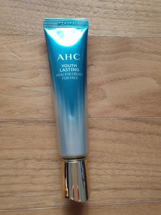 [NEW 탄력유턴 아이크림] AHC 유스 래스팅 리얼 아이크림 포 페이스 — 5점을 준 리뷰어가 2021년 2월 올린 사용 사진