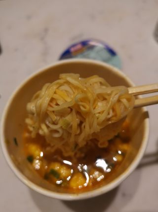 NISSIN 닛신 컵누들  4종 - 씨푸드오리지날, 씨푸드 스파이시, 씨푸드 커리, 씨푸드 XO소스 — 5점을 준 리뷰어가 2021년 10월 올린 사용 사진