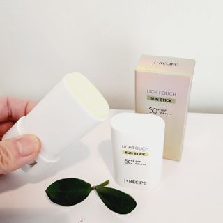 아이레시피 라이트터치 선스틱 15g (SPF50+, PA++++) — 5점을 준 리뷰어가 2023년 2월 올린 사용 사진