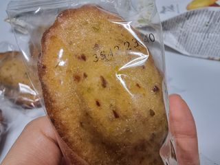 [메종콜리브리] 프랑스 마들렌 메종콜리브리 피스타치오 마들렌 2팩 — 5점을 준 리뷰어가 2021년 11월 올린 사용 사진