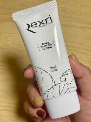 렉스리 데일리 톤업 크림 Rexri Daily Tone Up Cream — 5점을 준 리뷰어가 2022년 10월 올린 사용 사진