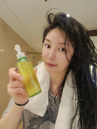 스킨큐어 산다화 순한 클렌징 동백 오일 200ml — 5점을 준 리뷰어가 2023년 4월 올린 사용 사진