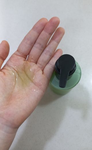 프리마인 메이크업과 들뜨는 각질까지 한방에 깐달걀로! 순하기까지한 셀베이스 그린티클렌저(200ml) — 5점을 준 리뷰어가 2023년 4월 올린 사용 사진