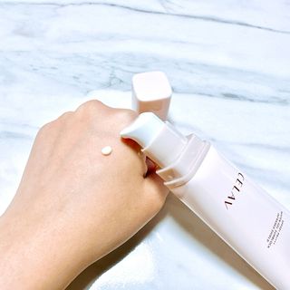 프리마인 선크림만 바꿨을 뿐인데 매일 물 2L챙겨먹고 기초케어 완벽하게 한 물빛피부 완성,셀라브UV프로텍터 — 4점을 준 리뷰어가 2023년 6월 올린 사용 사진