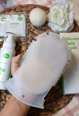 whol 키토미스트 150ml + 실리콘바디브러쉬  강아지 고양이 항균항바이러스, 강력탈취 피부 보습,무향 — 5점을 준 리뷰어가 2022년 9월 올린 사용 사진