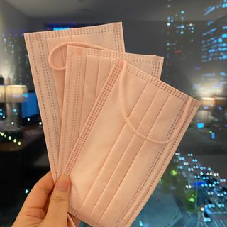 에어에이드 컬러 덴탈 마스크 — 3.5점을 준 리뷰어가 2021년 8월 올린 사용 사진