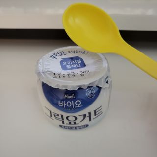 매일바이오 그릭요거트 오리지널 플레인 4개, 로스터리 커피믹스 4개 — 5점을 준 리뷰어가 2021년 12월 올린 사용 사진