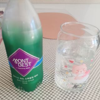 몽베스트 Montbest with Sparkling water Plain 20병 — 5점을 준 리뷰어가 2022년 10월 올린 사용 사진