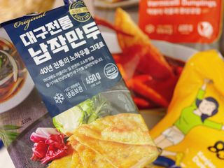 (주)성경순만두 곤약만두.콘치즈만두,삼각당면만두,당면 야끼만두,대구전통 납작만두,떡뽁이 매콤소스,달콤소스 — 5점을 준 리뷰어가 2023년 4월 올린 사용 사진
