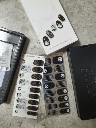 데싱디바 글레이즈 할로윈 네일_5종 중 택1 — 5점을 준 리뷰어가 2021년 10월 올린 사용 사진