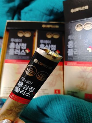 서울약사신협_투데이홍삼정플러스스틱_10g x 30포 — 5점을 준 리뷰어가 2021년 6월 올린 사용 사진
