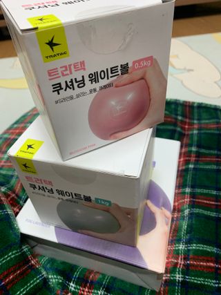 트라택 쿠셔닝 웨이트볼 0.5kg + 1kg SET — 5점을 준 리뷰어가 2022년 6월 올린 사용 사진