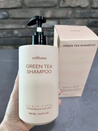 프리마인 더이상 뻣뻣하고 효과없는 탈모샴푸는 NO. 근본부터 케어하는 셀베이스 그린티샴푸(500ml) — 4점을 준 리뷰어가 2023년 4월 올린 사용 사진