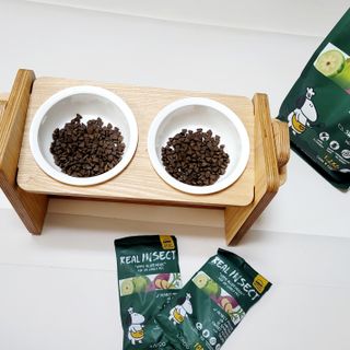 [푸디웜] 라포그  리얼인섹트 웨이트밸런스 저알러지 강아지 사료  1.2KG — 5점을 준 리뷰어가 2021년 7월 올린 사용 사진