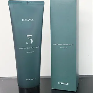 르핸스 퍼포밍 3 바디워시 비반트포렛/베티버포그 — 4.5점을 준 리뷰어가 2022년 12월 올린 사용 사진