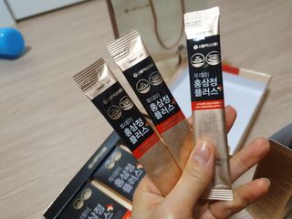 서울약사신협_투데이홍삼정플러스스틱_10g x 30포 — 5점을 준 리뷰어가 2021년 2월 올린 사용 사진