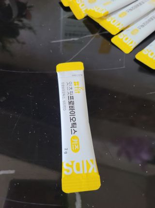 잇츠핏 프로바이오틱스 키즈 유산균 — 5점을 준 리뷰어가 2021년 3월 올린 사용 사진