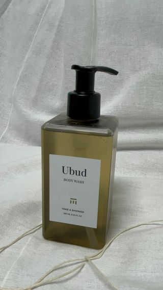 테이크어샤워 구매평)우붓 바디워시 Ubud BODY WASH 250ML — 5점을 준 리뷰어가 2025년 9월 올린 사용 사진