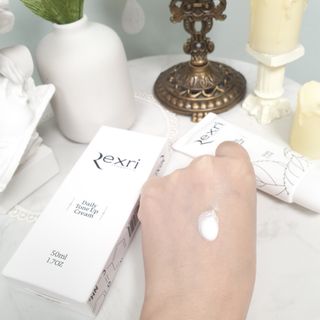 렉스리 데일리 톤업 크림 Rexri Daily Tone Up Cream — 3.5점을 준 리뷰어가 2022년 9월 올린 사용 사진