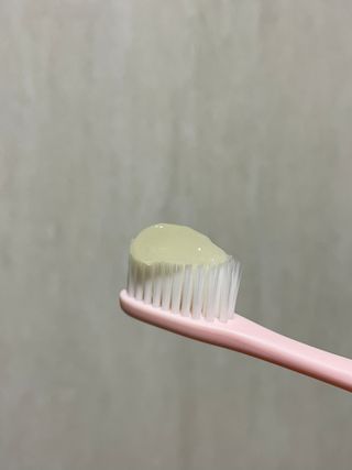 펙트럼 안티박 프리미엄 칫솔 8개입 — 5점을 준 리뷰어가 2023년 12월 올린 사용 사진