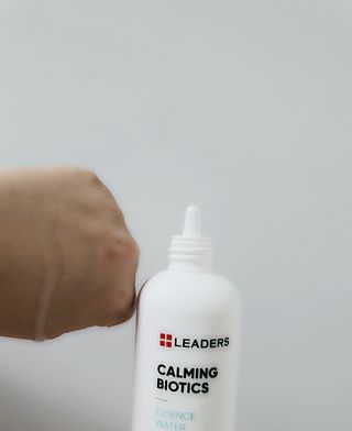 리더스코스메틱 리더스 카밍 바이오틱스 에센스 워터 — 5점을 준 리뷰어가 2021년 2월 올린 사용 사진
