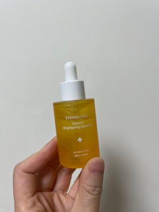 체르엠 스템앤셀 비타민 브라이트닝 에센스 30ml 1개 — 3.5점을 준 리뷰어가 2022년 3월 올린 사용 사진