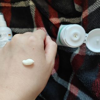 mom e 맘이 내추럴 베이비 케어 크림+바디오일 — 4점을 준 리뷰어가 2021년 1월 올린 사용 사진