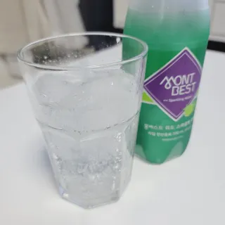 몽베스트 Montbest with Sparkling water Lime20병 — 5점을 준 리뷰어가 2022년 5월 올린 사용 사진