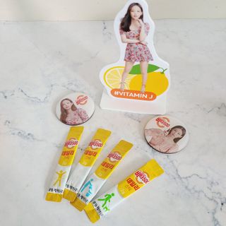 [광동제약] 비타500데일리스틱 제니 에디션60포&굿즈3종 — 5점을 준 리뷰어가 2021년 10월 올린 사용 사진