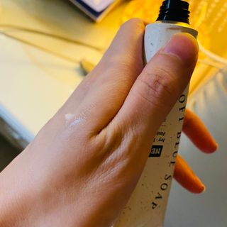 멈칫(MUMCHIT) 넥퍼퓸 NECKPERFUME 2가지 향 — 5점을 준 리뷰어가 2021년 11월 올린 사용 사진