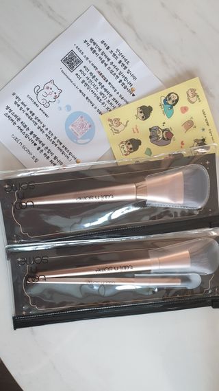 [툴앤썸] 라운드 파운데이션 브러시+사선 쉐딩 브러시+블렌딩 브러시 — 5점을 준 리뷰어가 2021년 5월 올린 사용 사진