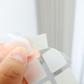 [큐어반H 커팅] 간편하게 떼서 쓰는 자외선차단 습윤밴드 (1팩/30매입) — 5점을 준 리뷰어가 2022년 11월 올린 사용 사진
