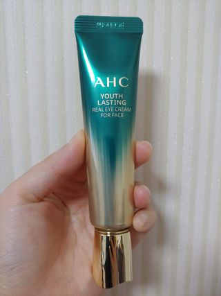 [NEW 탄력유턴 아이크림] AHC 유스 래스팅 리얼 아이크림 포 페이스 — 5점을 준 리뷰어가 2021년 4월 올린 사용 사진