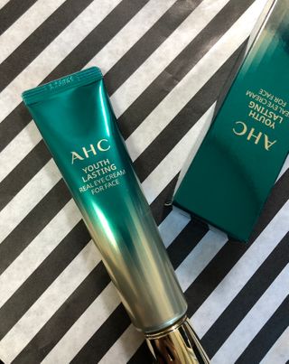 [NEW 탄력유턴 아이크림] AHC 유스 래스팅 리얼 아이크림 포 페이스 — 3점을 준 리뷰어가 2021년 1월 올린 사용 사진