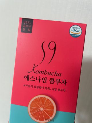 리넥무역 에스나인 콤부차 건강발효 콤부함량59 자몽 5gx10포 — 5점을 준 리뷰어가 2021년 7월 올린 사용 사진