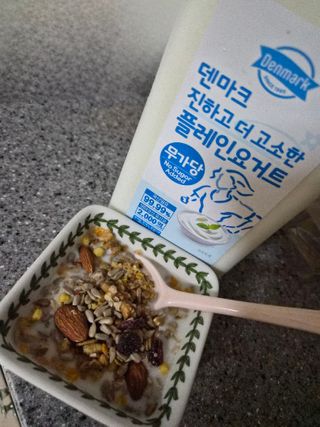 *구매평_[덴마크] 진하고 더 고소한 무가당 플레인 요거트 1.8L — 4점을 준 리뷰어가 2025년 9월 올린 사용 사진