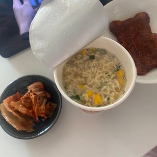 NISSIN 닛신 컵누들  4종 - 씨푸드오리지날, 씨푸드 스파이시, 씨푸드 커리, 씨푸드 XO소스 — 5점을 준 리뷰어가 2023년 1월 올린 사용 사진