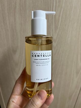 스킨1004 [SKIN1004] 마다가스카르 센텔라 라이트 클렌징 오일 200ml — 5점을 준 리뷰어가 2024년 7월 올린 사용 사진