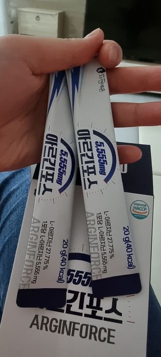 자연에온 아르긴포스 L-아르기닌 5555mg 스틱 15개입 1박스 — 5점을 준 리뷰어가 2021년 4월 올린 사용 사진