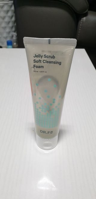 닥터에프파이브 젤리스크럽 소프트 클렌징폼 120ml — 4점을 준 리뷰어가 2022년 6월 올린 사용 사진