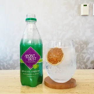 몽베스트 Montbest with Sparkling water Lime20병 — 5점을 준 리뷰어가 2022년 5월 올린 사용 사진