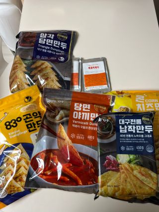 (주)성경순만두 곤약만두.콘치즈만두,삼각당면만두,당면 야끼만두,대구전통 납작만두,떡뽁이 매콤소스,달콤소스 — 5점을 준 리뷰어가 2023년 3월 올린 사용 사진