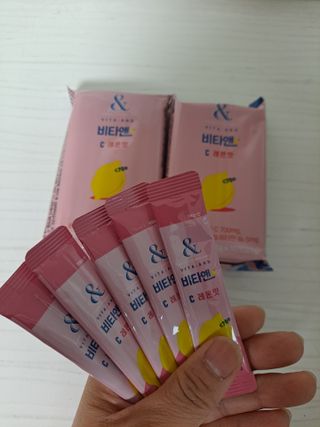비타앤C 레몬맛, 망고맛 — 4점을 준 리뷰어가 2021년 4월 올린 사용 사진