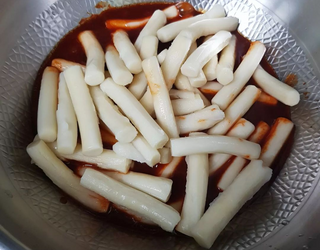 추억의 국민학교 떡볶이 국떡 뉴트로 5종 — 5점을 준 리뷰어가 2021년 11월 올린 사용 사진