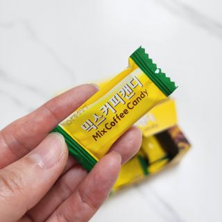 (주) 피치코리아 믹스커피캔디76g x2개입 — 4점을 준 리뷰어가 2022년 11월 올린 사용 사진